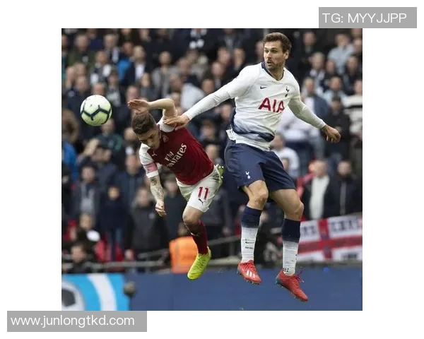 中超精彩对决阿森纳大胜里昂补时进球点燃全场热情与转会传闻交织