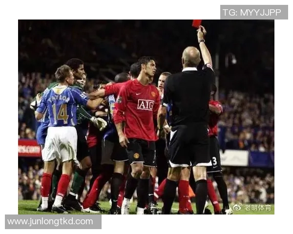 世界杯历史冷门尤文图斯与曼联激战成平局神扑瞬间震撼全场 世界杯历史冷门尤文图斯与曼联激战成平局神扑瞬间震撼全场