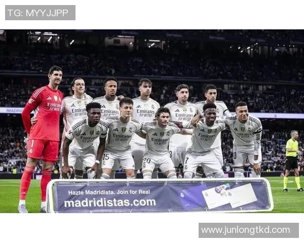 欧冠激战皇马逆转拜仁乌龙球成比赛转折点引爆全场激情