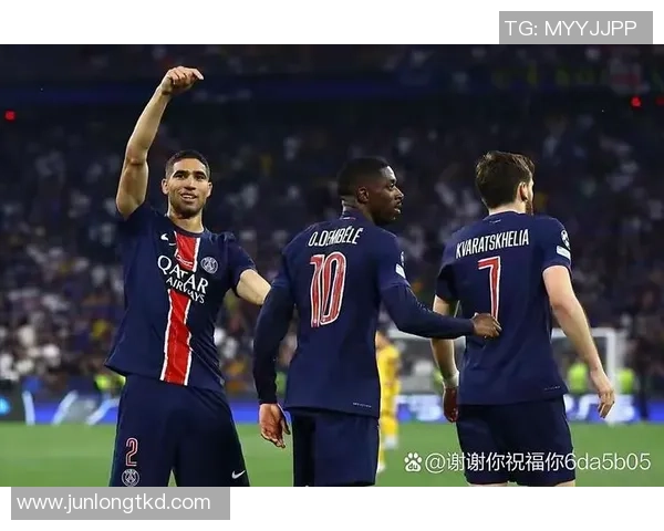 欧联杯热刺与巴黎圣日耳曼激战成平局神扑瞬间引发全场热议