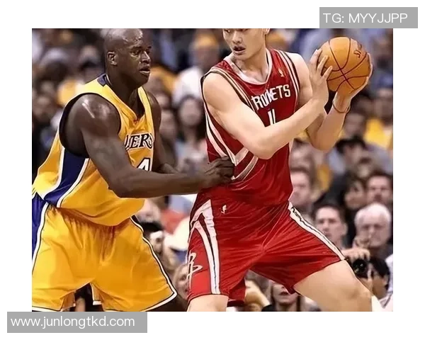 贝尔与姚明的跨界交流：篮球巨星的友谊与合作新篇章