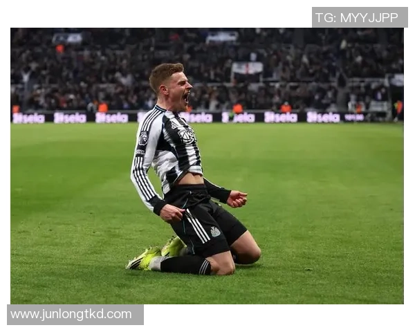 足总杯激战：那不勒斯与切尔西战成平局精彩瞬间引发全场热烈反响