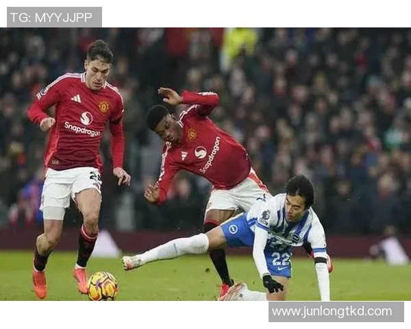 德甲激战马竞与曼联平局点球大战引发争议与全场沸腾 德甲激战马竞与曼联平局点球大战引发争议与全场沸腾