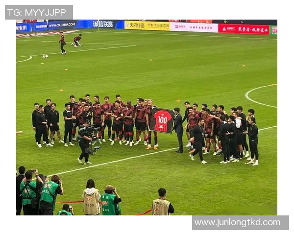 中超联赛惊现冷门巴黎圣日耳曼与那不勒斯战平引发热议